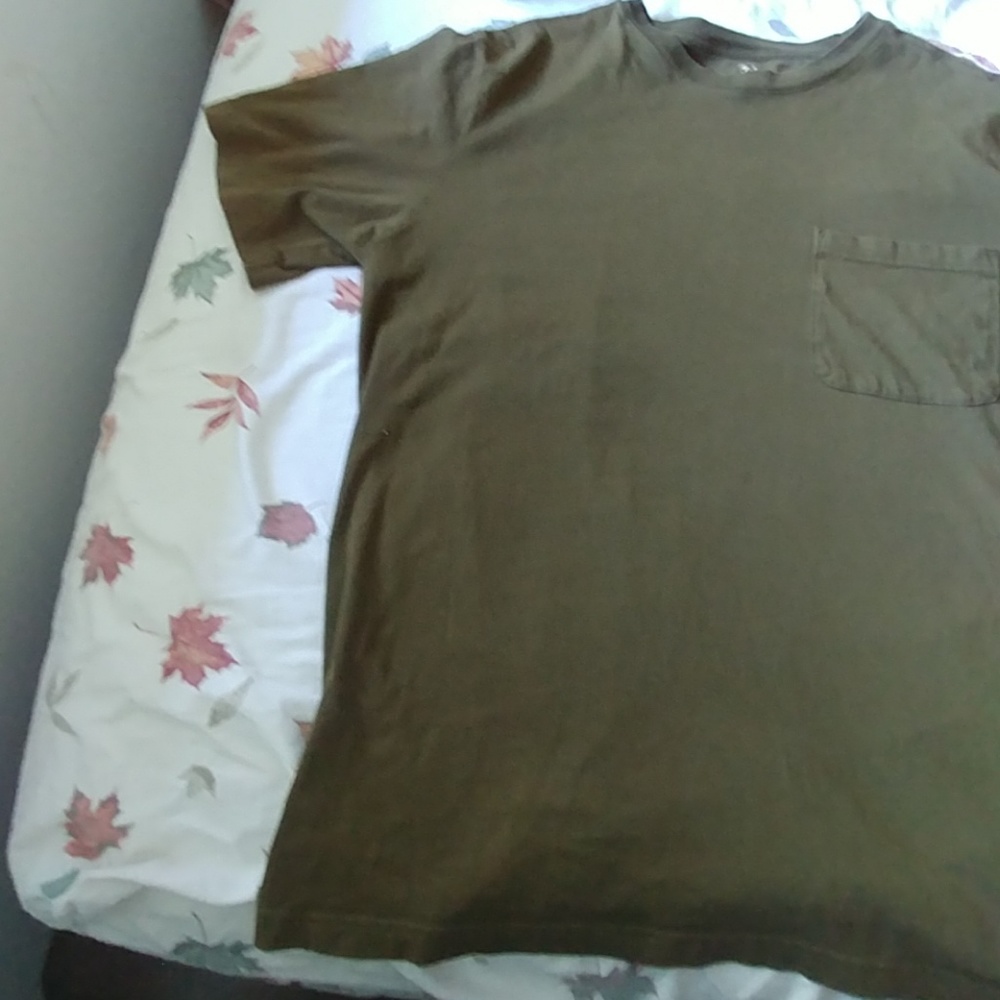 Shirt - Picture 3 of 4